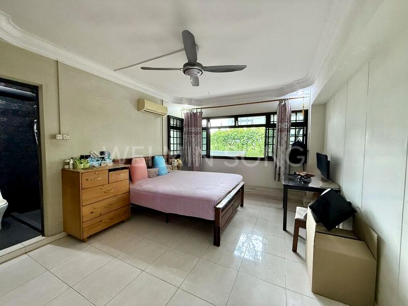 5 Room (5I) HDB for Sale in  239 Compassvale Walk - Image 4